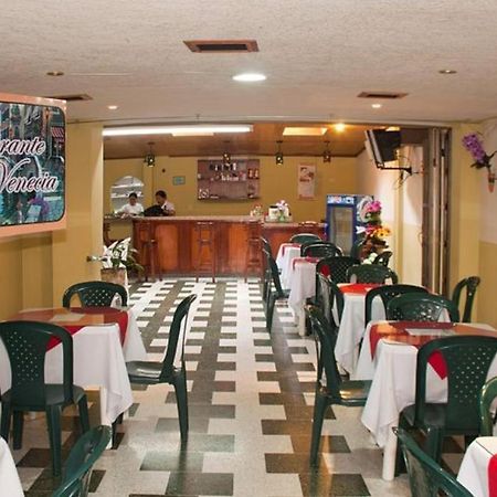 Hotel Venecia Confort Pasto Dış mekan fotoğraf