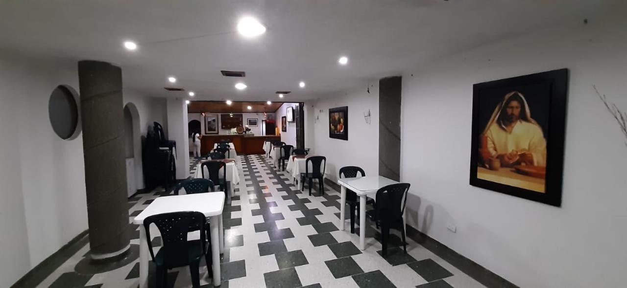 Hotel Venecia Confort Pasto Dış mekan fotoğraf
