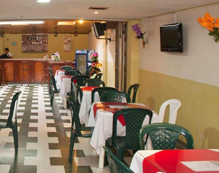 Hotel Venecia Confort Pasto Dış mekan fotoğraf